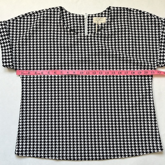 Melloday Women's Houndstooth Top - Picture 8 of 9